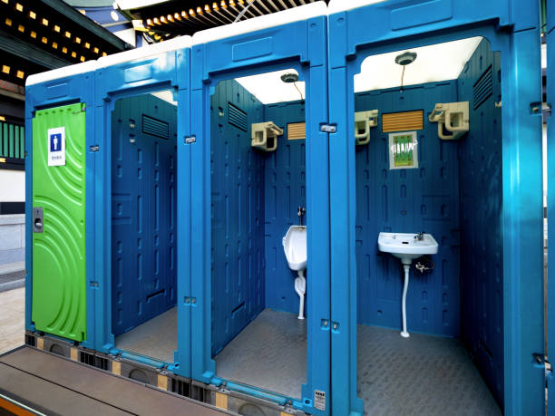 Best Portable restroom trailer rental  in Belton, MO